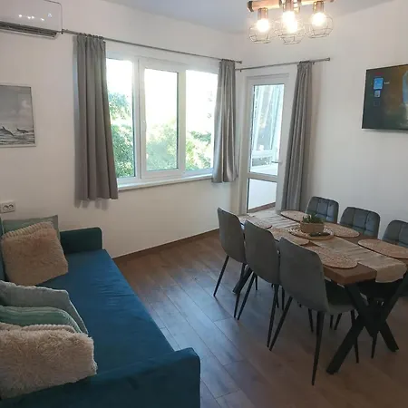 Lighthouse Parking Included Apartament Burgas